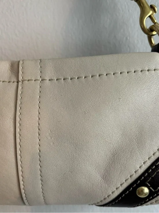 Coach Micro Mini Carly Gold Hardware - Picture 2 of 8